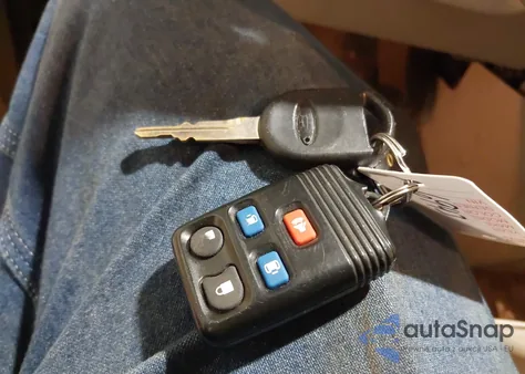 2004 Ford Freestar Limited z USA, uszkodzony, nr VIN 2FMZA58284BB23844